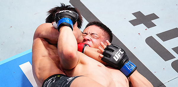 Tatsuro Taira Face Cranks Hyun Sung Park at UFC Vegas 108